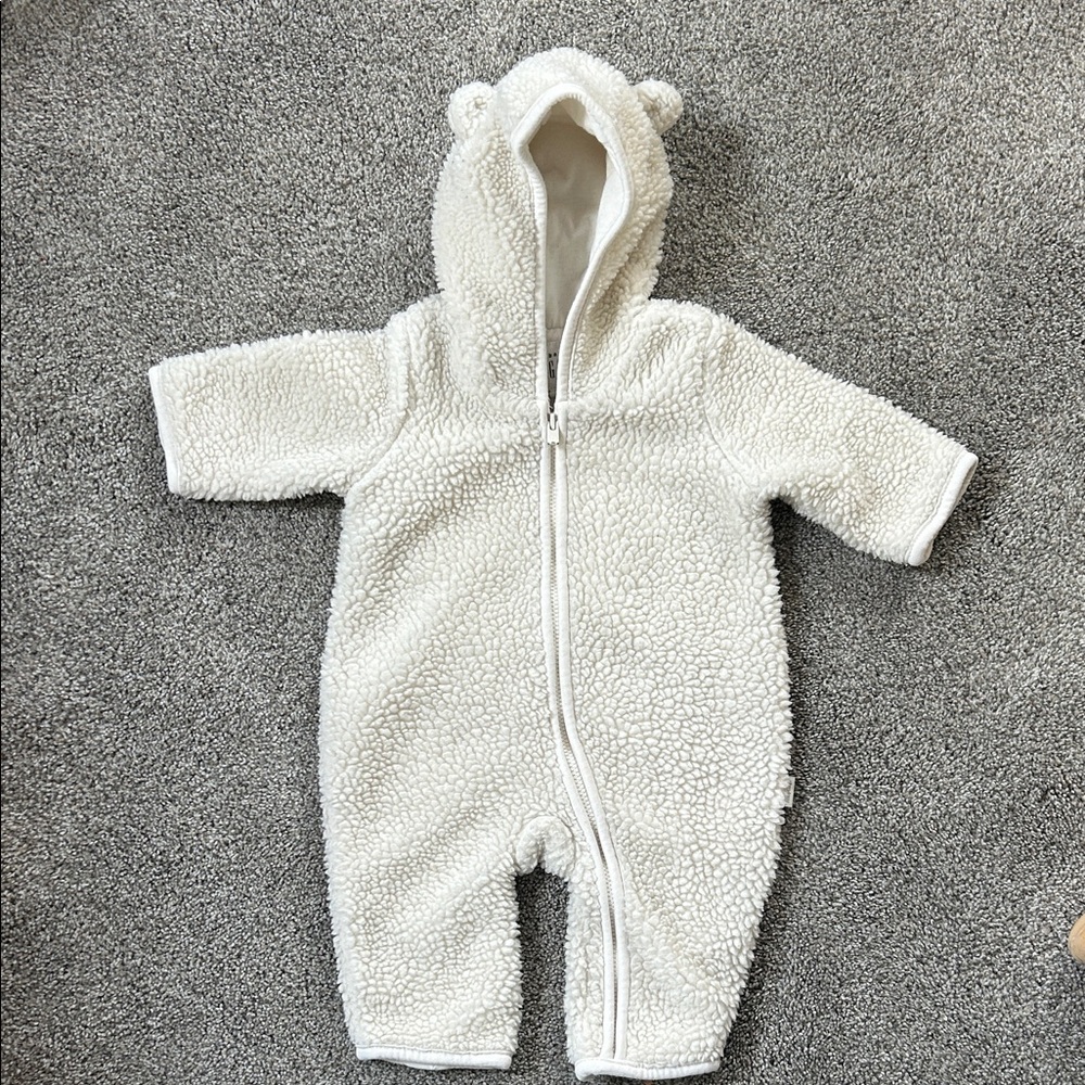 babyGap sherpa bunting 0-3 months